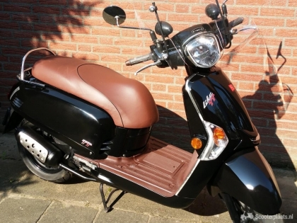 Kymco Like Retro zwart